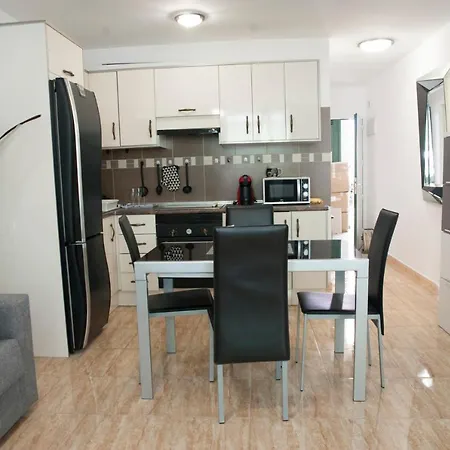 Optimist Deluxe Apartment *